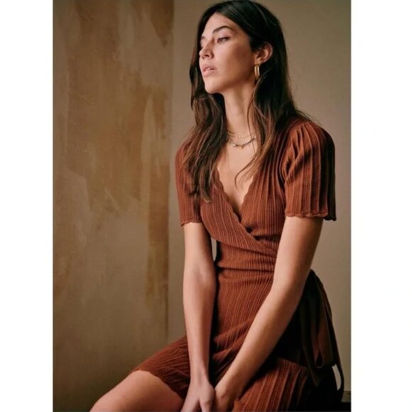 Sezane Dresses & Skirts - Sezane Luisa Dress Hazelnut (Small flaw)